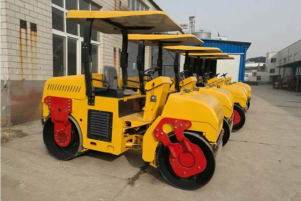 <a href='http://www.ntyyxh.com' target='_blank'>壓路機(jī)</a> <a href='http://www.ntyyxh.com' target='_blank'>壓路機(jī)</a>